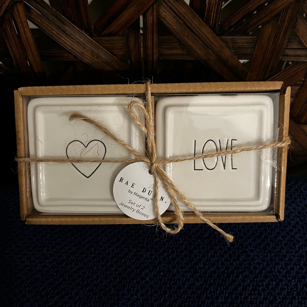 ♥️ RAE DUNN ‘LOVE’ CERAMIC JEWELRY BOX SET - NWT ♥️